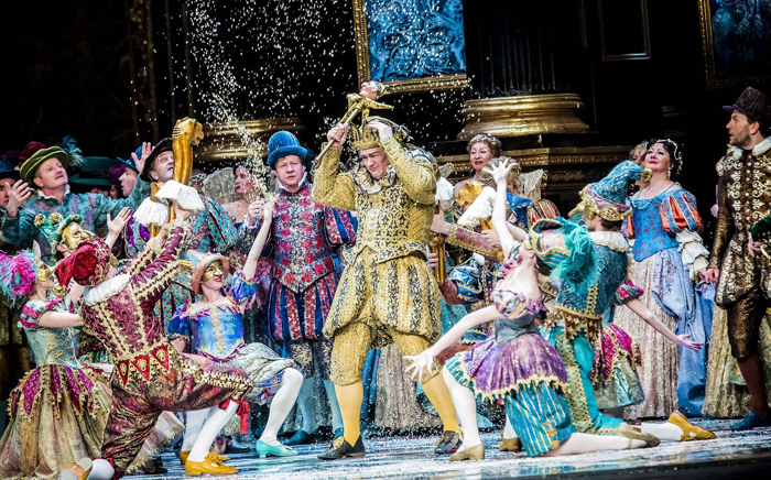 Opera "Rigoletto" Giuseppe Verdiego w wykonaniu artystów Teatru Wielkiego Opery Narodowej.